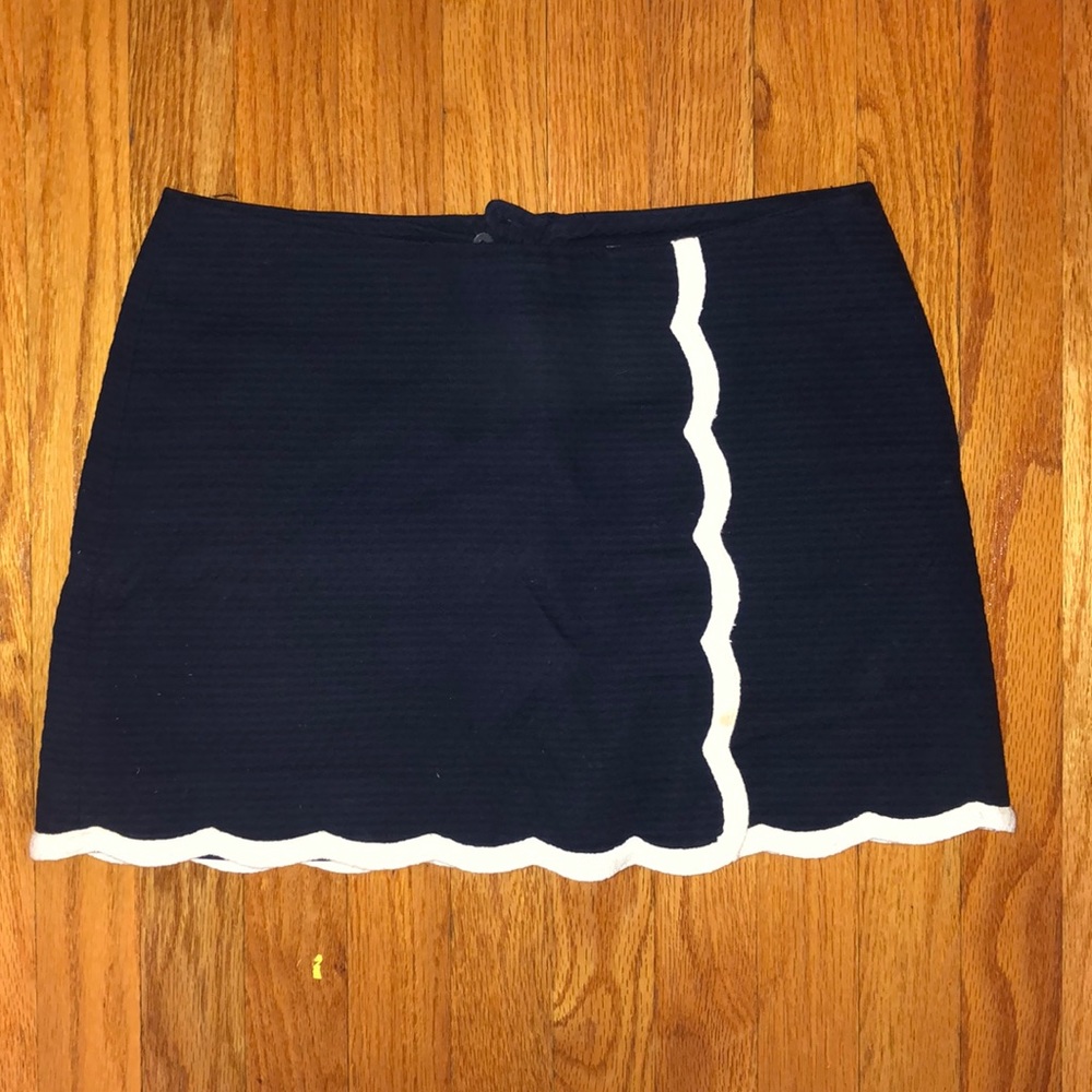 Lily Pulitzer simple navy and white Skort